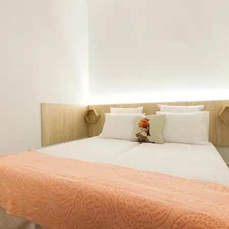 Pretty Clerigos 132 *