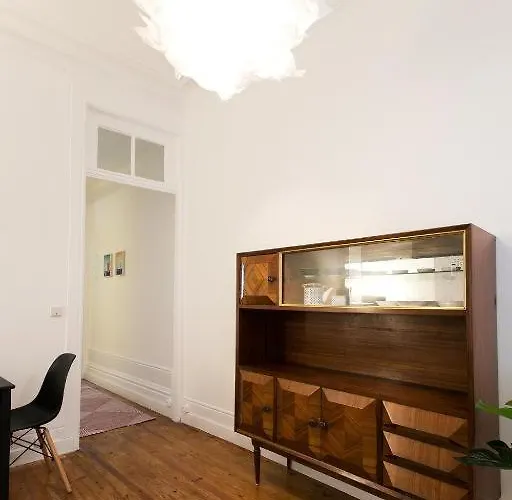 Pretty Clerigos 132 Porto