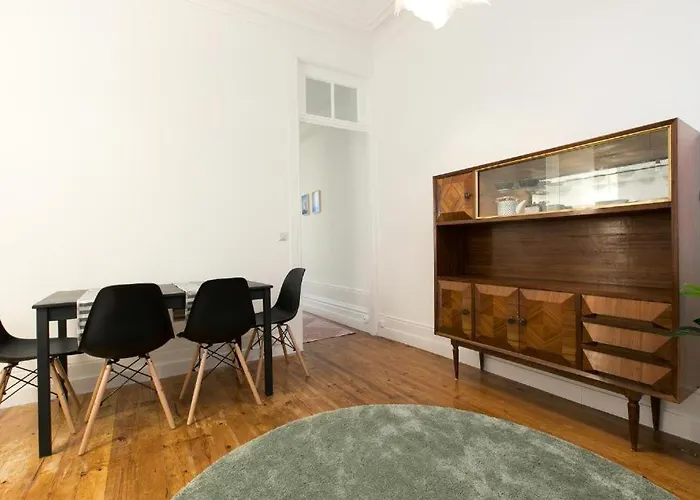 Pretty Clerigos 132 * Porto